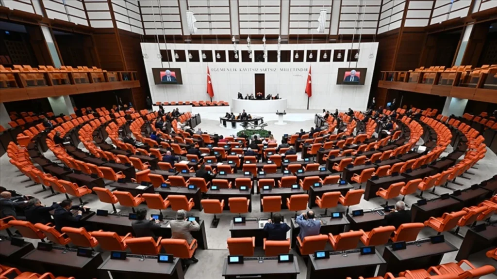 Şehit Aileleri ve Gaziler İçin Yeni Düzenleme Meclis’ten Geçti! Aylıklar Artacak, Yeni Haklar Geliyor